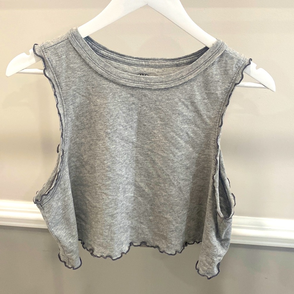 Urban Outfitters Gray Cropped Tank Top Size Small